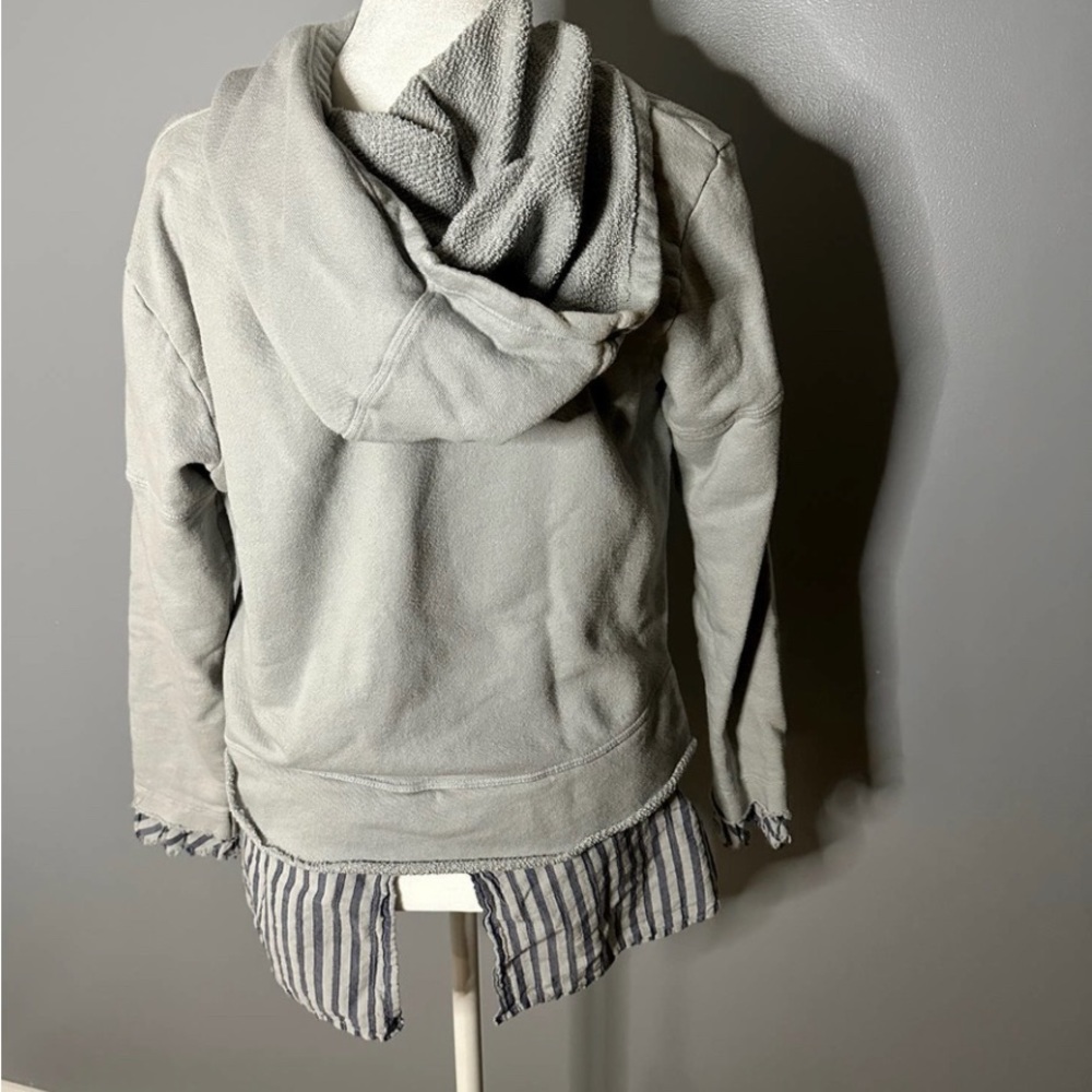 Left of Center Anthropologie
Jenna layered striped  Oversized Hoodie Size  M